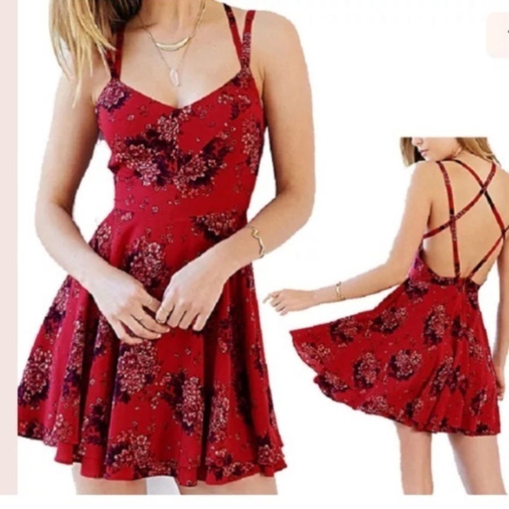 ❣️ Sale was 45$ down sizing ❣️ Cute open back strappy dress
